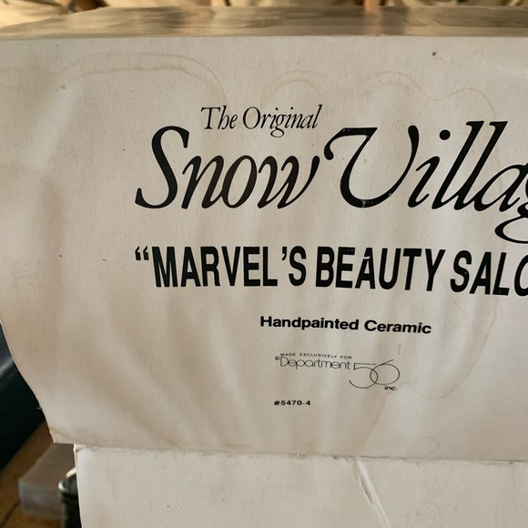 Snow Village - Marvel’s Beauty Salon (In original box) - Picture 3 of 3